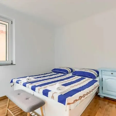 Apartment Mila - 15m From The Sea