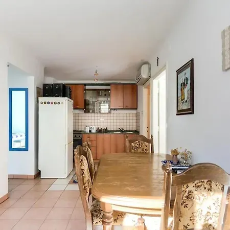 Mila - 15m From The Sea Apartment *